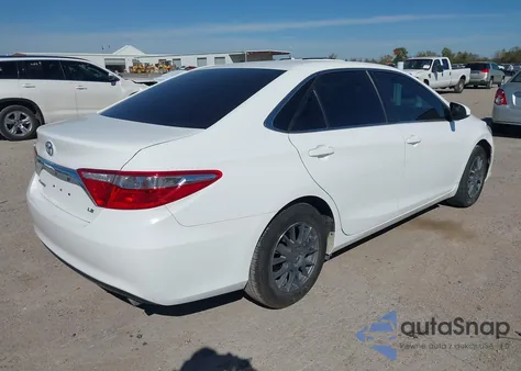 2017 Toyota Camry Le z USA, uszkodzony, nr VIN 4T1BF1FK3HU414346